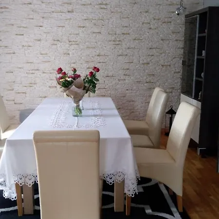 Ostoja Rodzinna Przy Parku Holiday home *